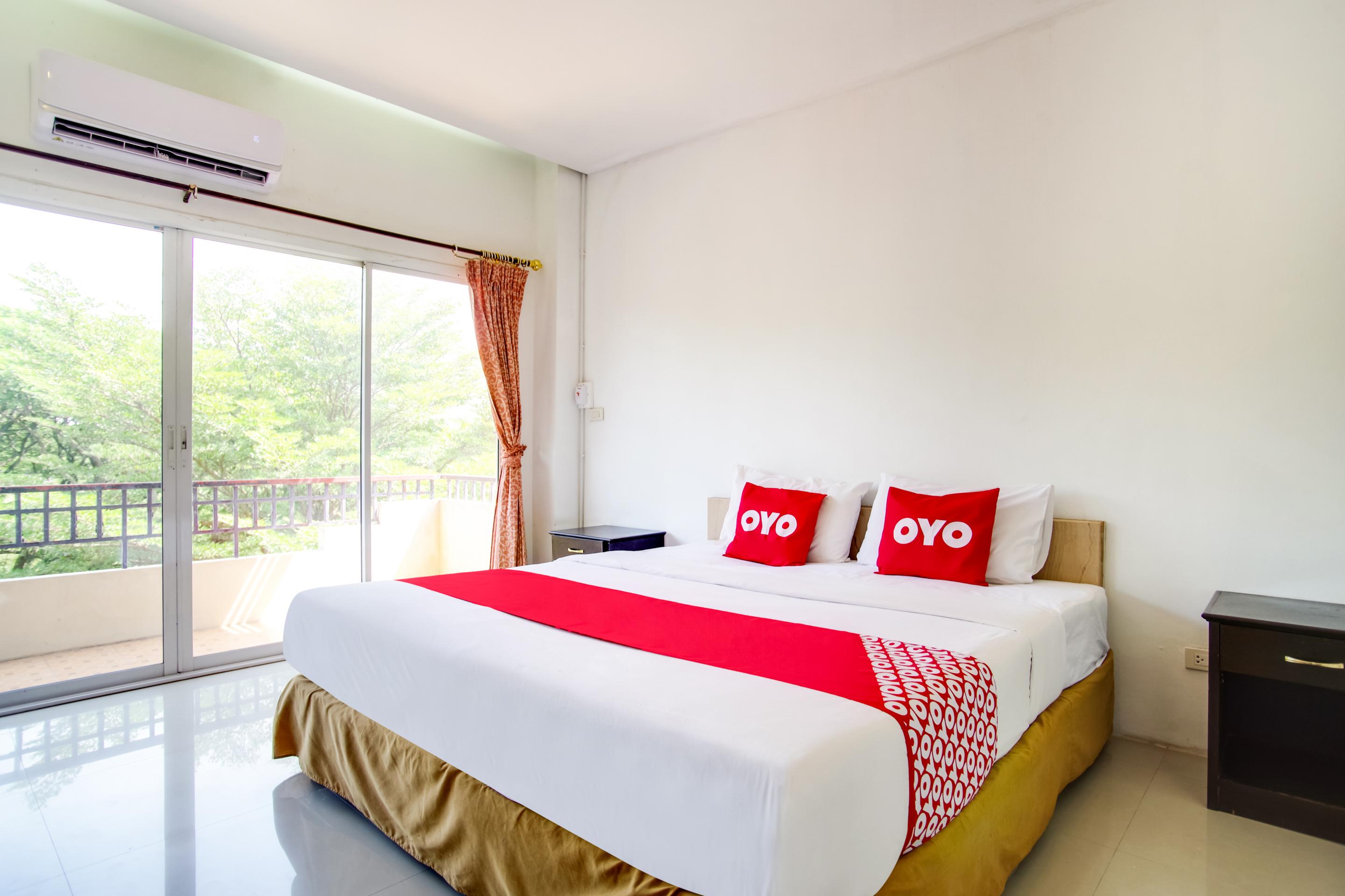 OYO 384 Ban Sabaidee Hotel Ayutthaya Bagian luar foto