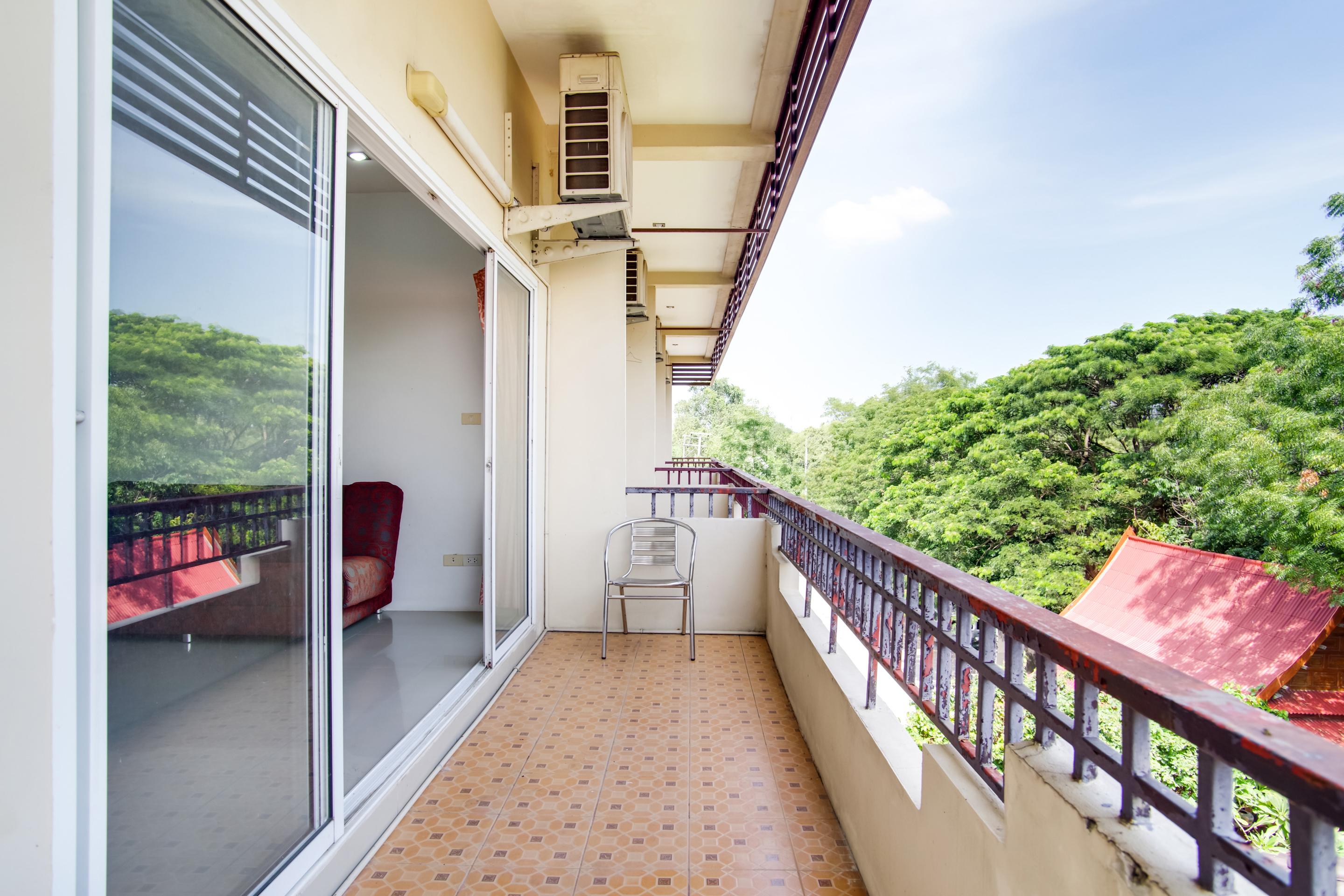 OYO 384 Ban Sabaidee Hotel Ayutthaya Bagian luar foto