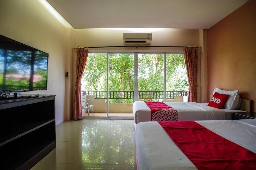 OYO 384 Ban Sabaidee Hotel Ayutthaya Bagian luar foto