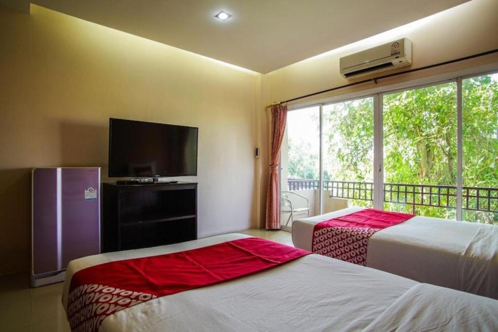 OYO 384 Ban Sabaidee Hotel Ayutthaya Bagian luar foto