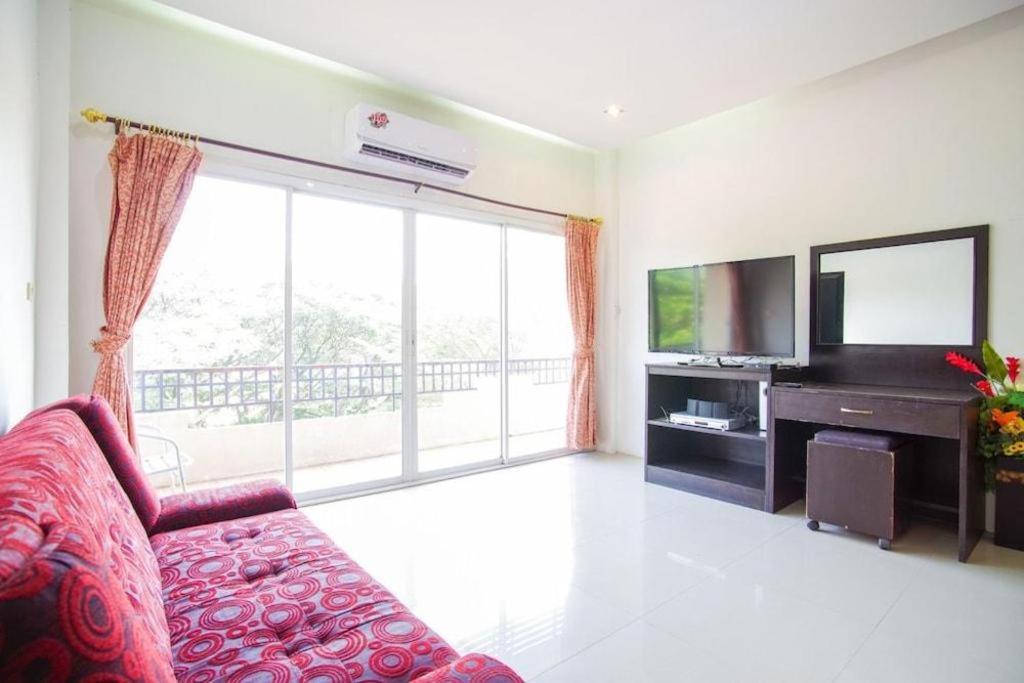 OYO 384 Ban Sabaidee Hotel Ayutthaya Bagian luar foto