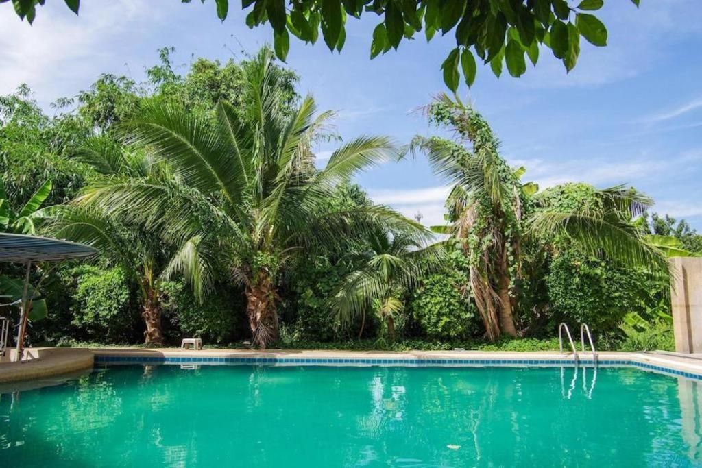 OYO 384 Ban Sabaidee Hotel Ayutthaya Bagian luar foto