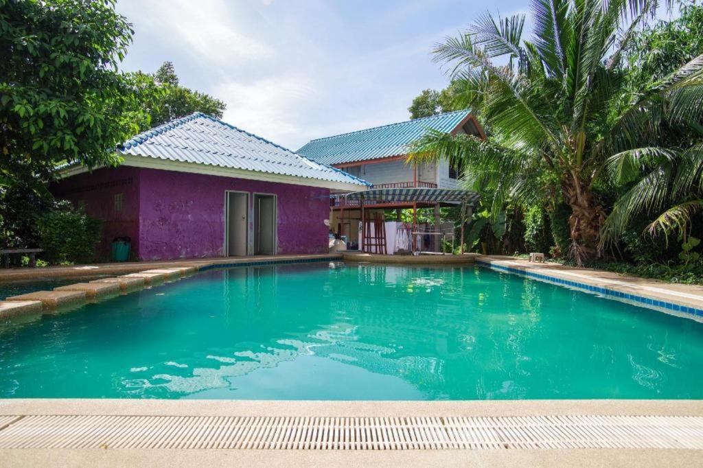 OYO 384 Ban Sabaidee Hotel Ayutthaya Bagian luar foto