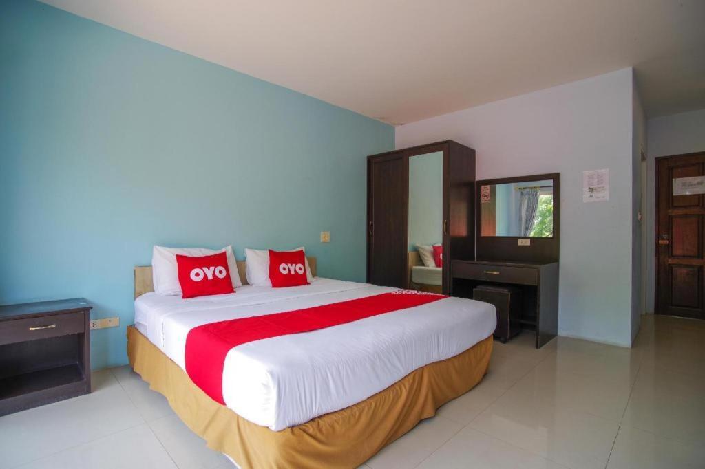 OYO 384 Ban Sabaidee Hotel Ayutthaya Bagian luar foto