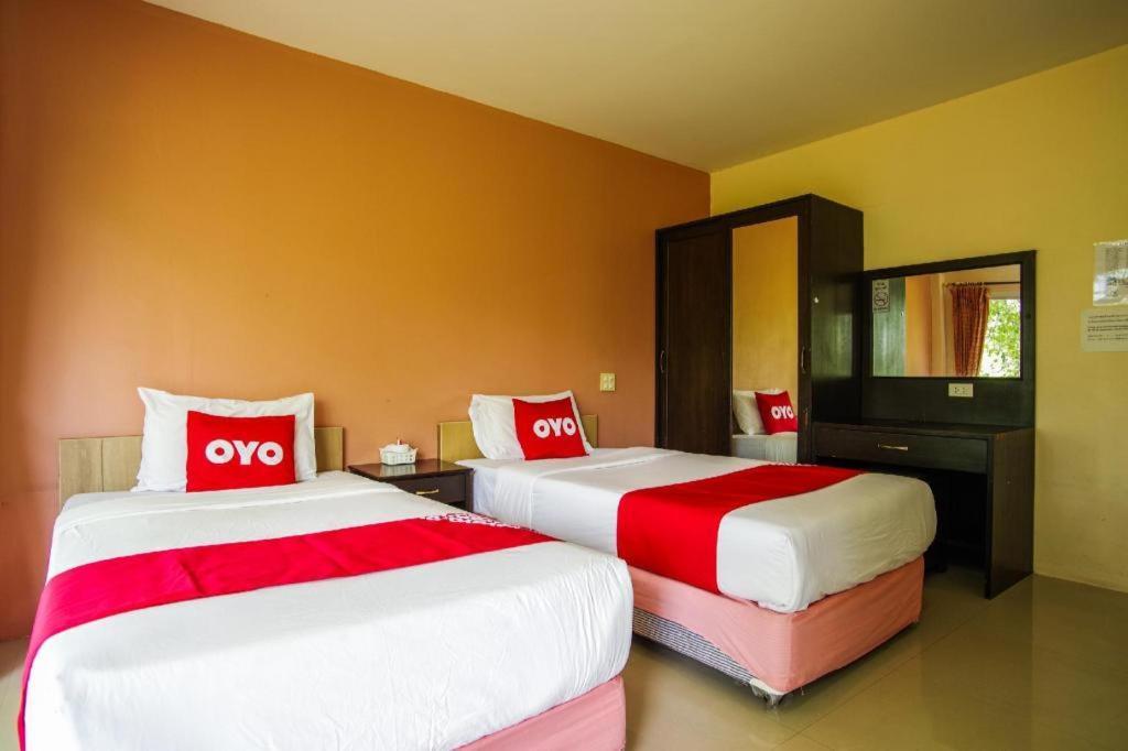 OYO 384 Ban Sabaidee Hotel Ayutthaya Bagian luar foto
