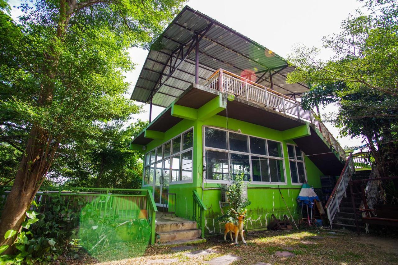 OYO 384 Ban Sabaidee Hotel Ayutthaya Bagian luar foto