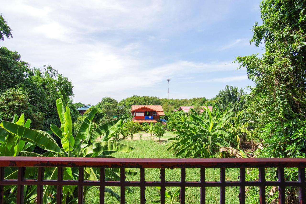 OYO 384 Ban Sabaidee Hotel Ayutthaya Bagian luar foto